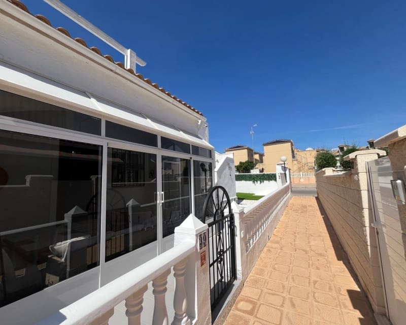 2 Zimmer Bungalow zu verkaufen in Orihuela Costa mit Pool Garage - 209.999 € (Ref: 9926421)