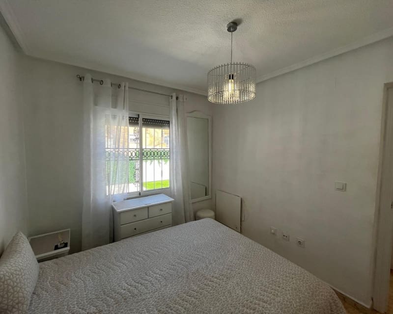 2 Zimmer Bungalow zu verkaufen in Orihuela Costa mit Pool Garage - 209.999 € (Ref: 9926421)