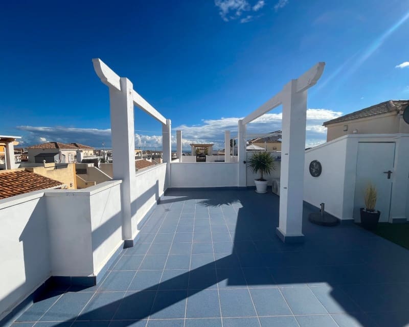 2 Zimmer Bungalow zu verkaufen in Orihuela Costa mit Pool Garage - 209.999 € (Ref: 9926421)