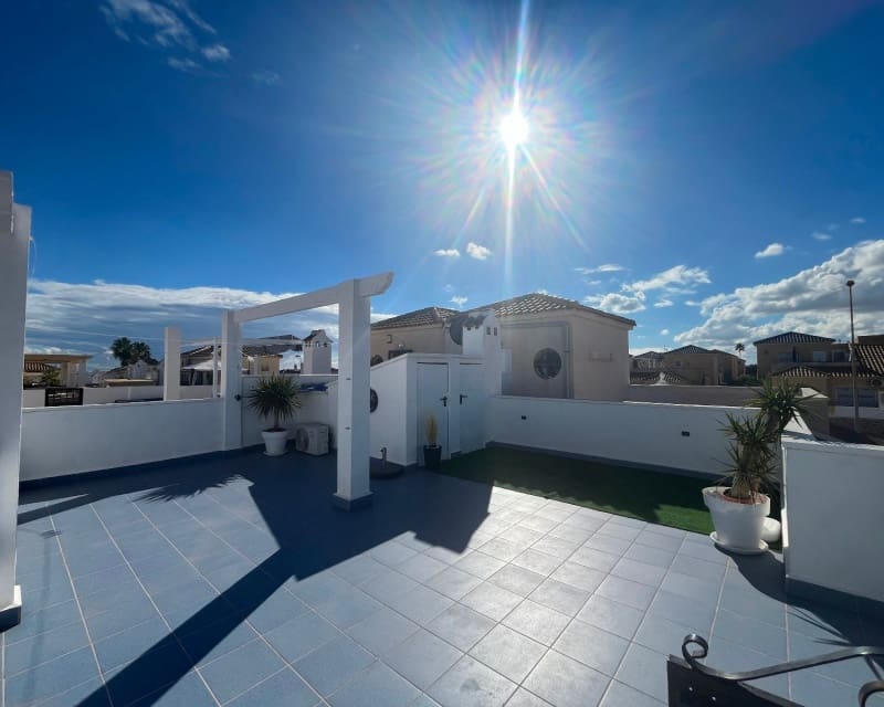 2 Zimmer Bungalow zu verkaufen in Orihuela Costa mit Pool Garage - 209.999 € (Ref: 9926421)