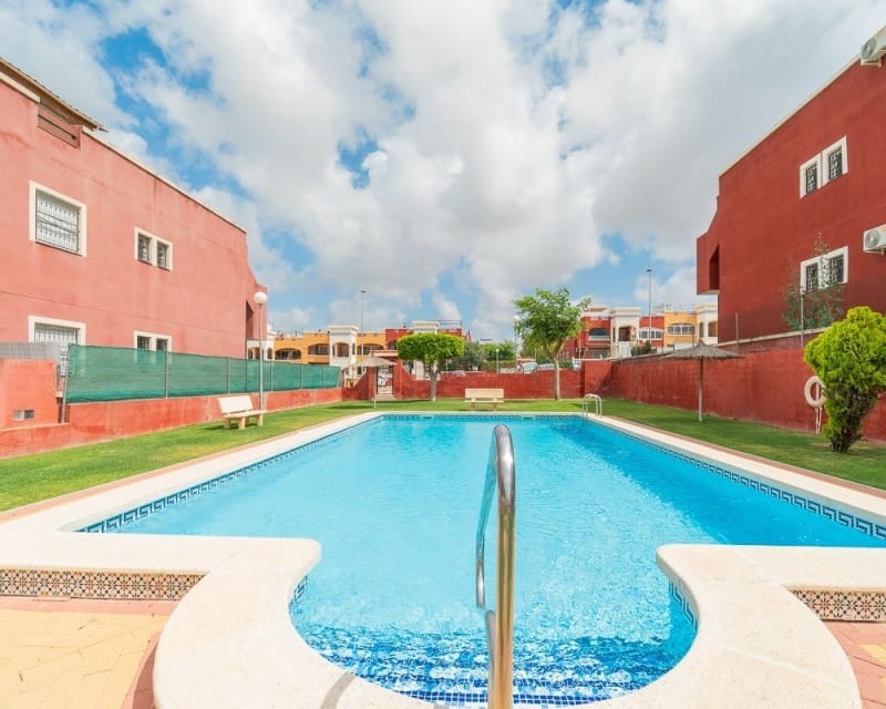 Apartamento de 2 habitaciones en Los Altos en venta con piscina - 150.000 € (Ref: 9926422)