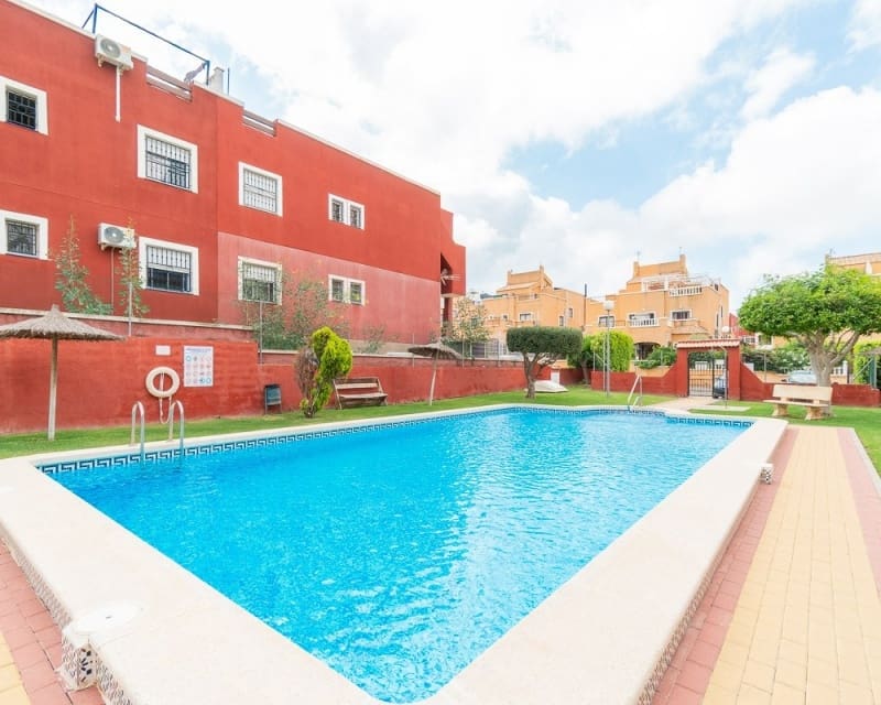 Apartamento de 2 habitaciones en Los Altos en venta con piscina - 150.000 € (Ref: 9926422)