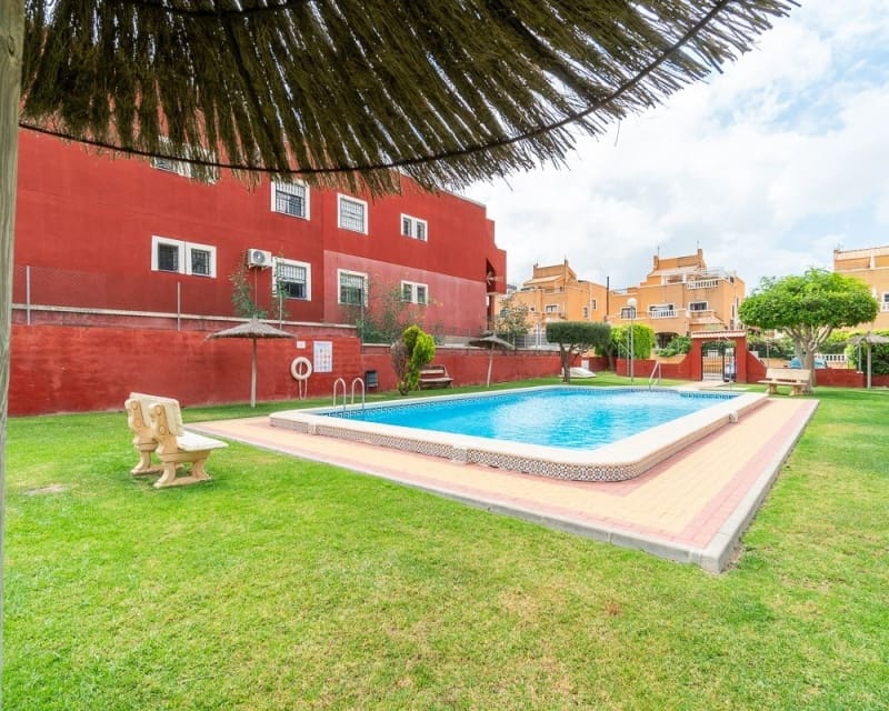 Apartamento de 2 habitaciones en Los Altos en venta con piscina - 150.000 € (Ref: 9926422)