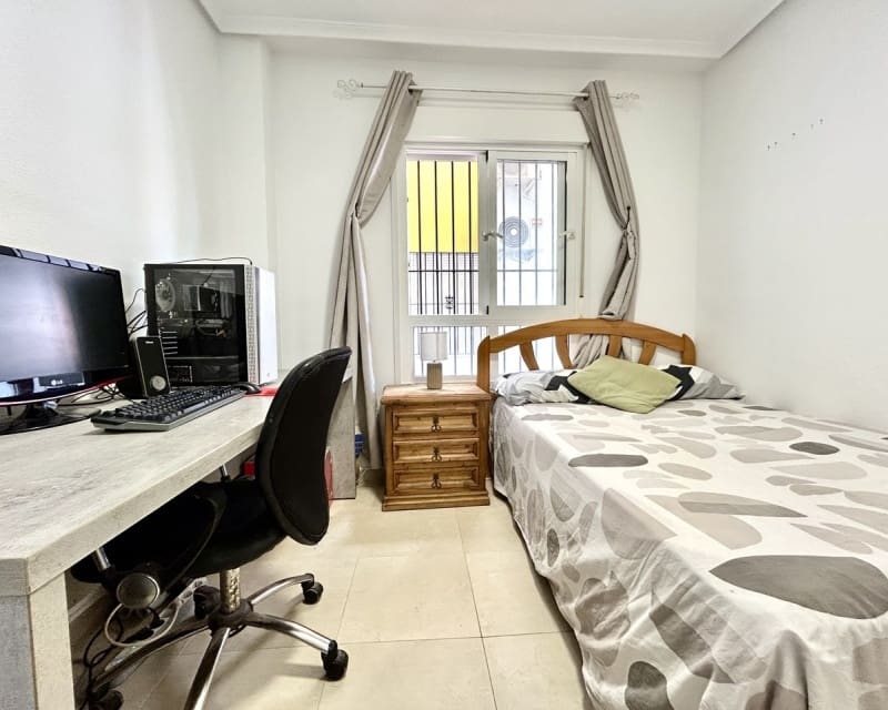 2 chambre Appartement à vendre à Villamartin avec piscine garage - 199 000 € (Ref: 9926424)
