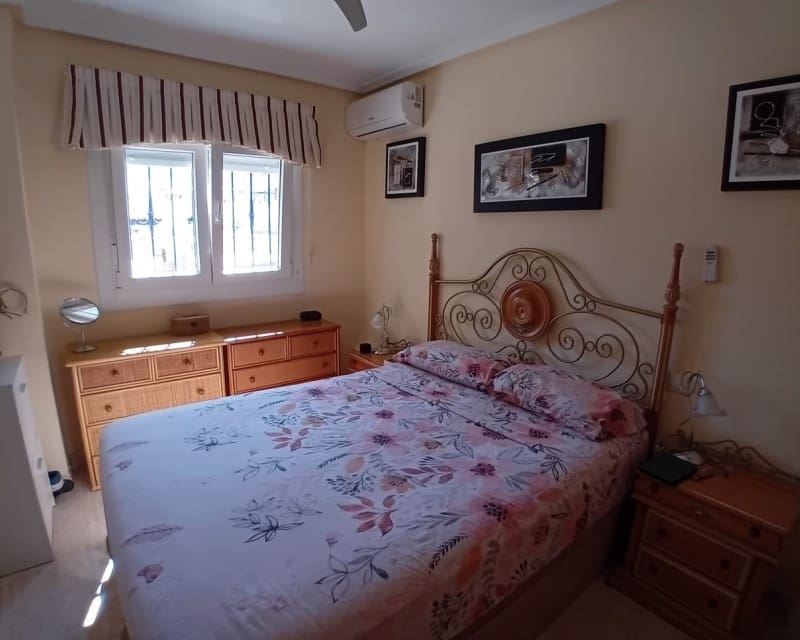 2 bedroom Apartment for sale in Playa Flamenca with pool - € 190,000 (Ref: 9926425)