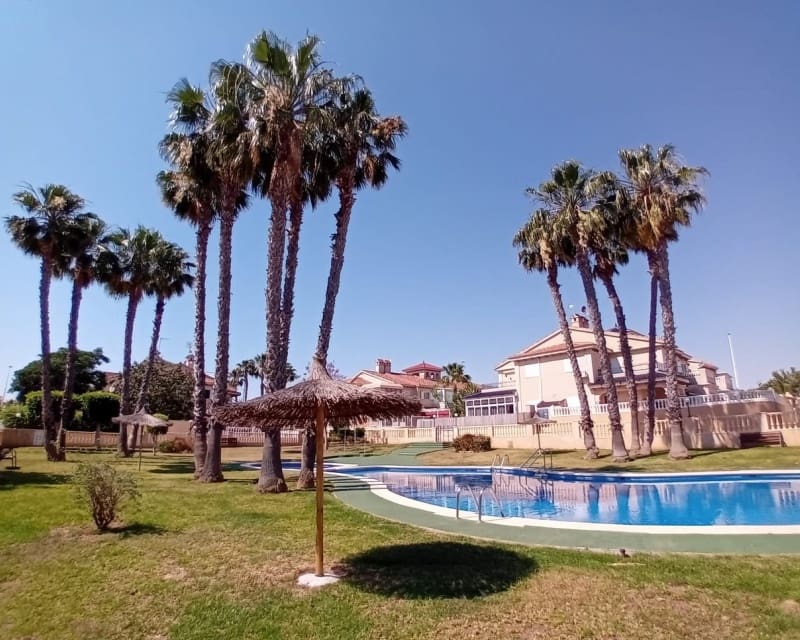 2 bedroom Apartment for sale in Playa Flamenca with pool - € 190,000 (Ref: 9926425)