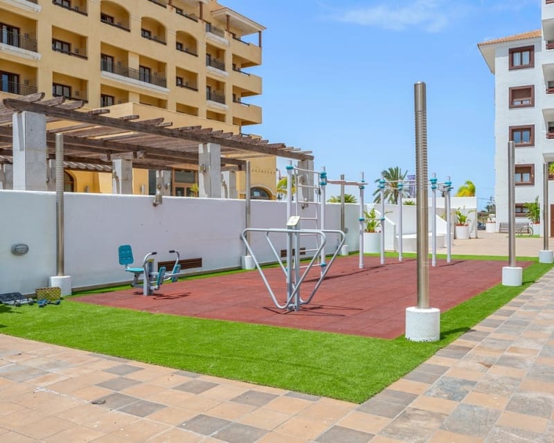 1 slaapkamer Appartement te koop in Los Alcazares met zwembad garage - € 139.000 (Ref: 9926427)