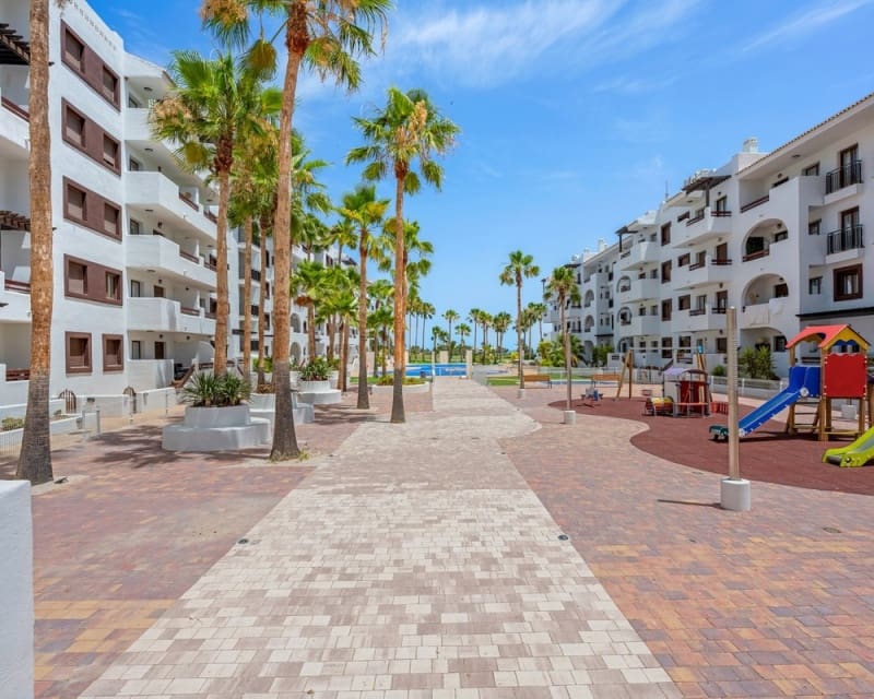 1 slaapkamer Appartement te koop in Los Alcazares met zwembad garage - € 139.000 (Ref: 9926427)