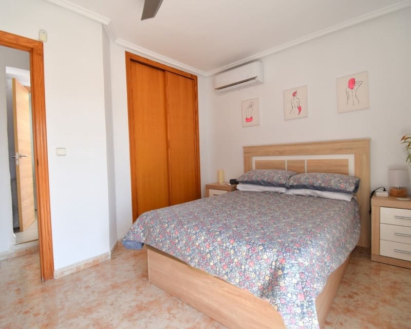 2 soveværelse Villa til salg i Playa Flamenca med swimmingpool garage - € 225.000 (Ref: 9926432)