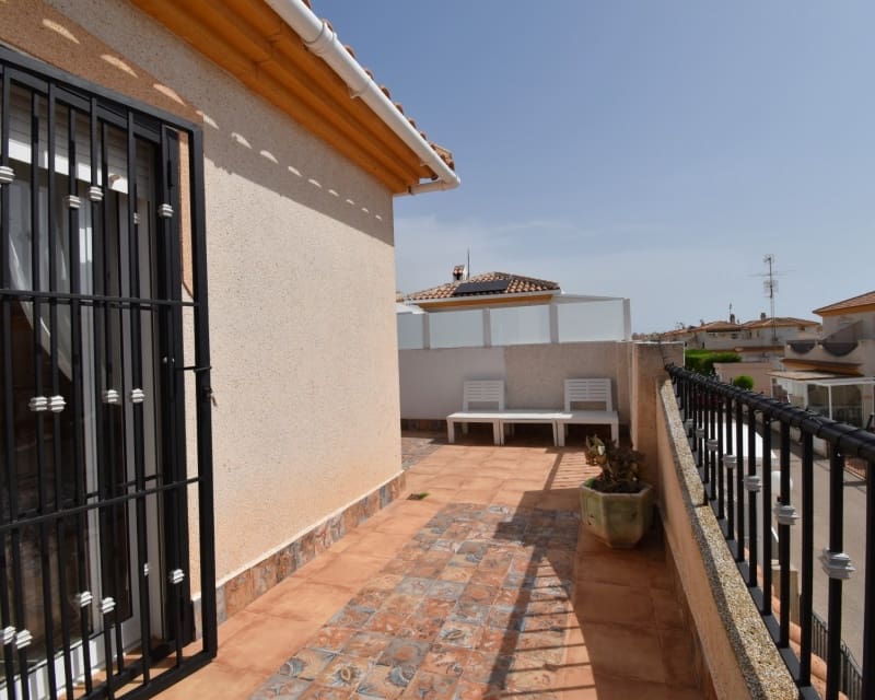 2 soveværelse Villa til salg i Playa Flamenca med swimmingpool garage - € 225.000 (Ref: 9926432)
