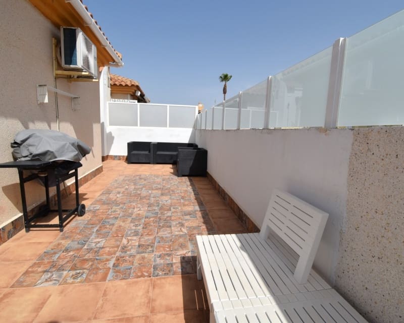 2 soveværelse Villa til salg i Playa Flamenca med swimmingpool garage - € 225.000 (Ref: 9926432)