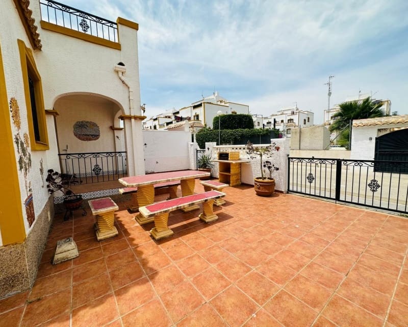 3 Zimmer Villa zu verkaufen in Los Montesinos mit Pool - 179.000 € (Ref: 9926435)