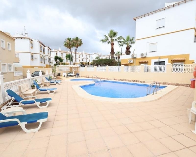 5 sypialnia Willa na sprzedaż w Villamartin z basenem garażem - 385 000 € (Ref: 9926436)