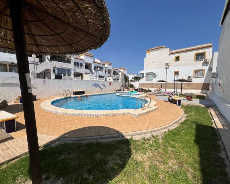 2 slaapkamer Appartement te koop in Los Montesinos met zwembad - € 125.000 (Ref: 9926437)