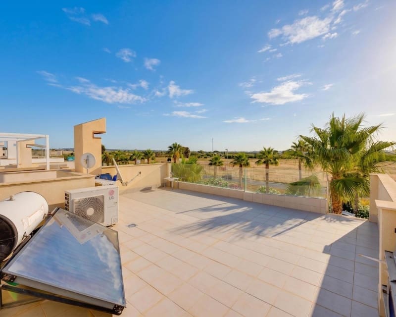 3 soveværelse Villa til salg i Pueblo Bravo med swimmingpool - € 394.969 (Ref: 9926438)