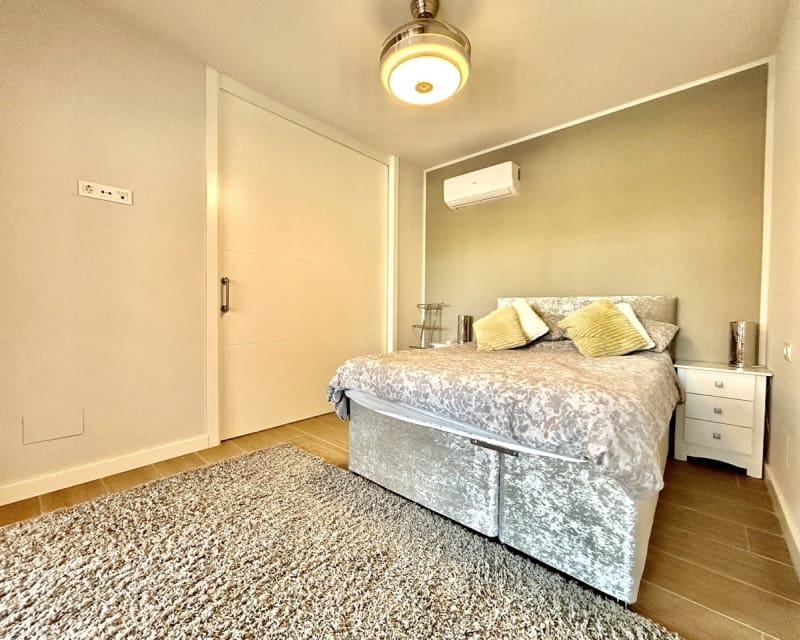 2 soveværelse Lejlighed til salg i Villamartin med swimmingpool garage - € 260.000 (Ref: 9950680)