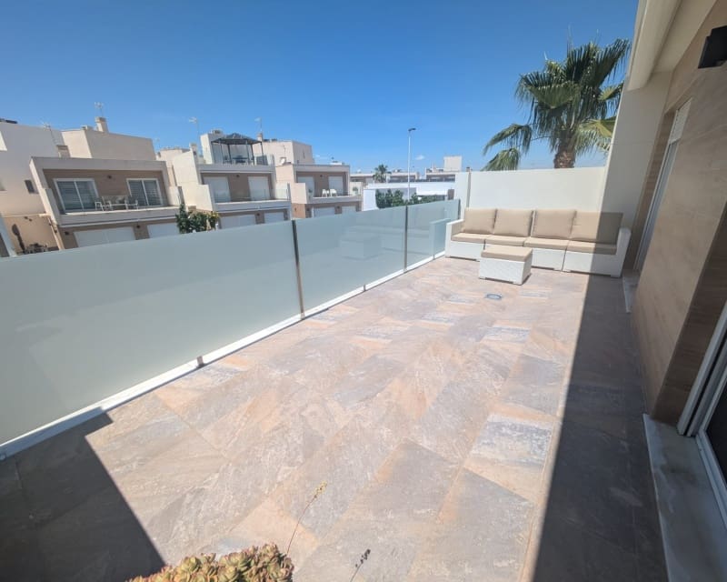 3 sypialnia Willa na sprzedaż w San Pedro del Pinatar z basenem garażem - 439 000 € (Ref: 9950682)