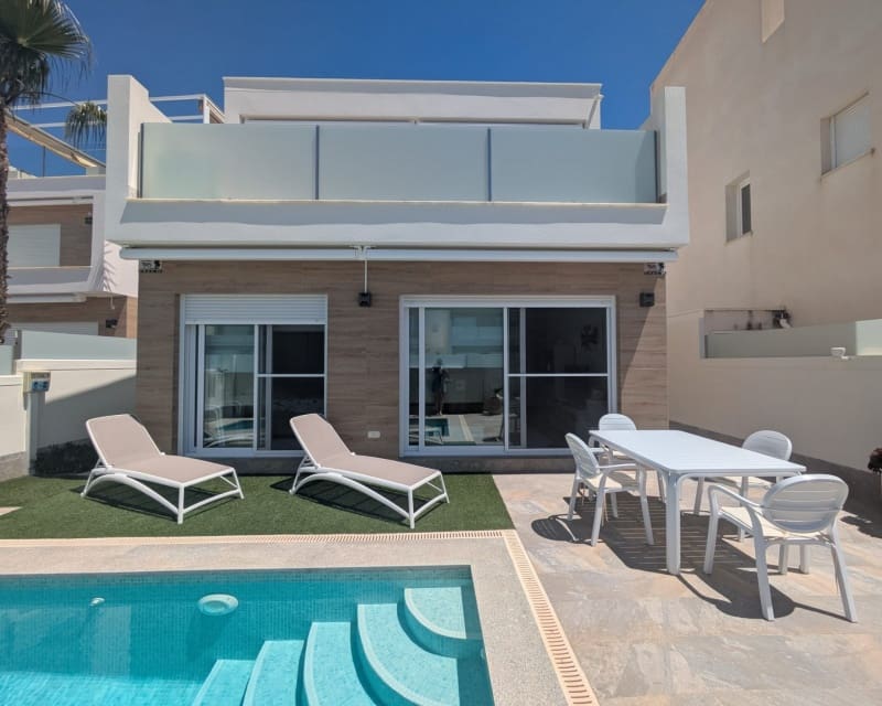 3 sypialnia Willa na sprzedaż w San Pedro del Pinatar z basenem garażem - 439 000 € (Ref: 9950682)