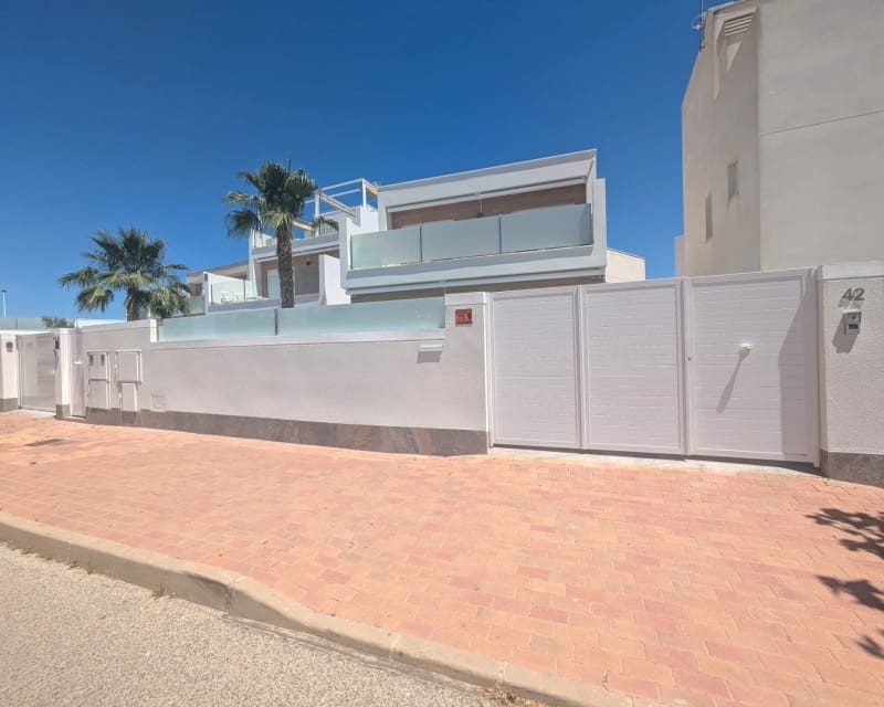 3 sypialnia Willa na sprzedaż w San Pedro del Pinatar z basenem garażem - 439 000 € (Ref: 9950682)