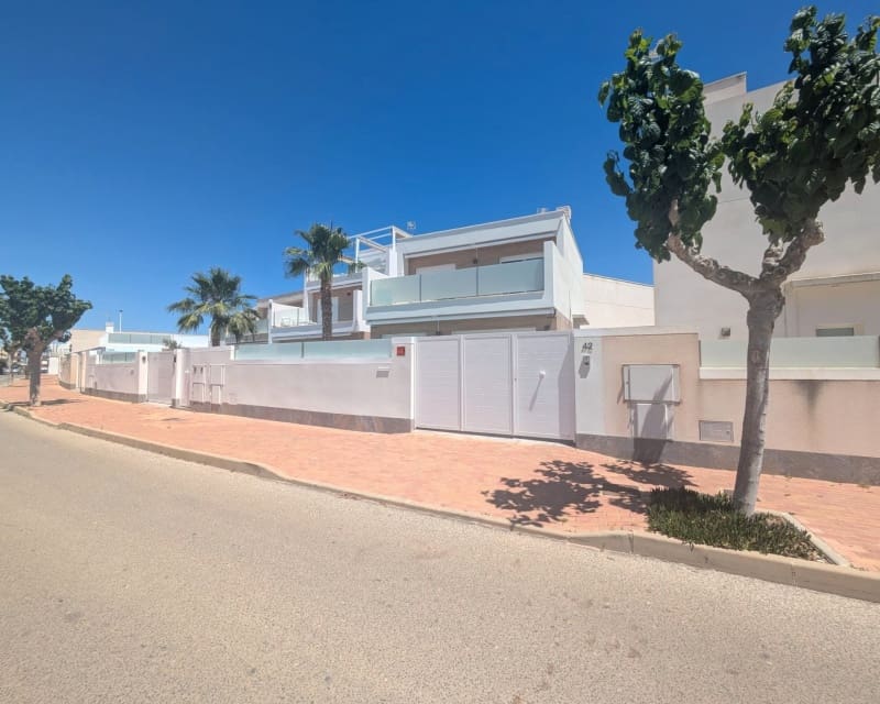3 sypialnia Willa na sprzedaż w San Pedro del Pinatar z basenem garażem - 439 000 € (Ref: 9950682)