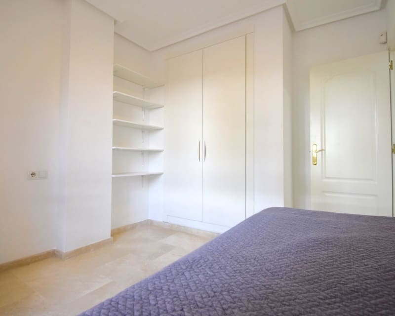 2 makuuhuone Huoneisto myytävänä paikassa Playa Flamenca mukana uima-altaan 
autotalli - 205 000 € (Ref: 9950683)
