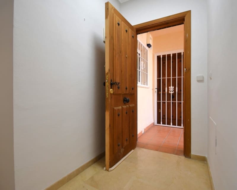 2 makuuhuone Huoneisto myytävänä paikassa Playa Flamenca mukana uima-altaan 
autotalli - 205 000 € (Ref: 9950683)