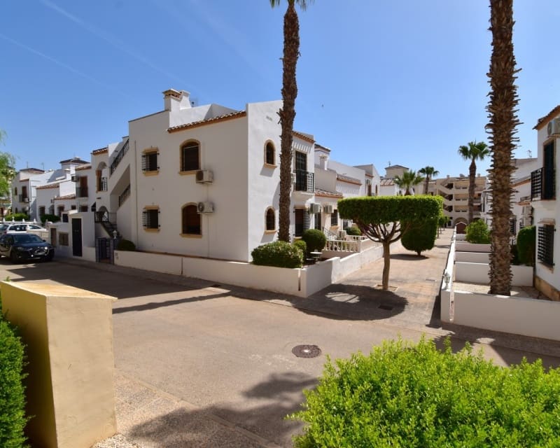2 makuuhuone Huoneisto myytävänä paikassa Playa Flamenca mukana uima-altaan 
autotalli - 205 000 € (Ref: 9950683)