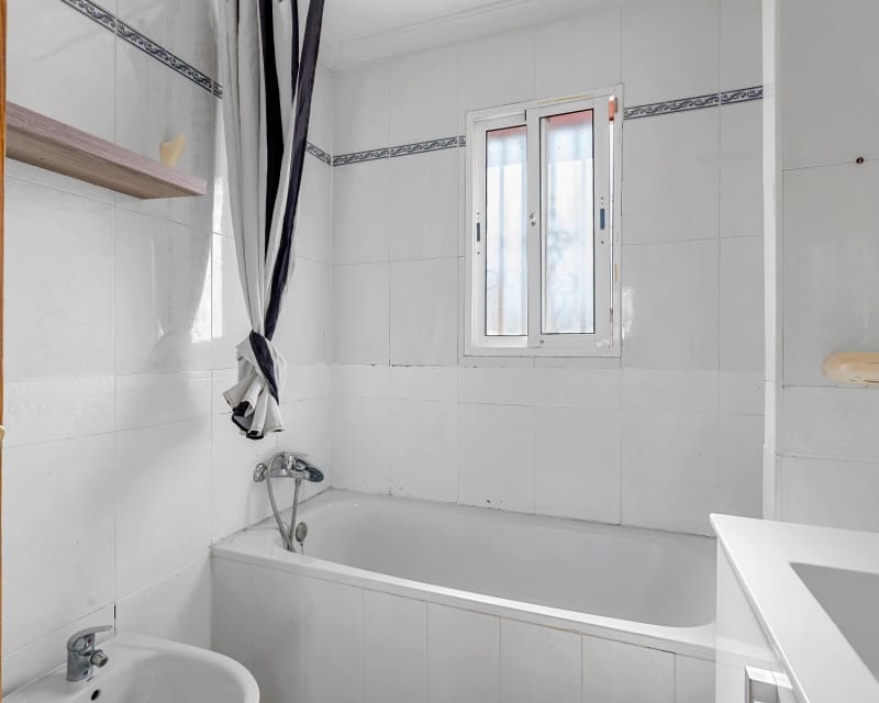 3 soveværelse Byhus til salg i Villamartin med swimmingpool - € 189.000 (Ref: 9950684)
