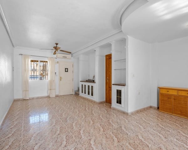 3 soveværelse Byhus til salg i Villamartin, Orihuela med swimmingpool - € 189.000 (Ref: 9950684)