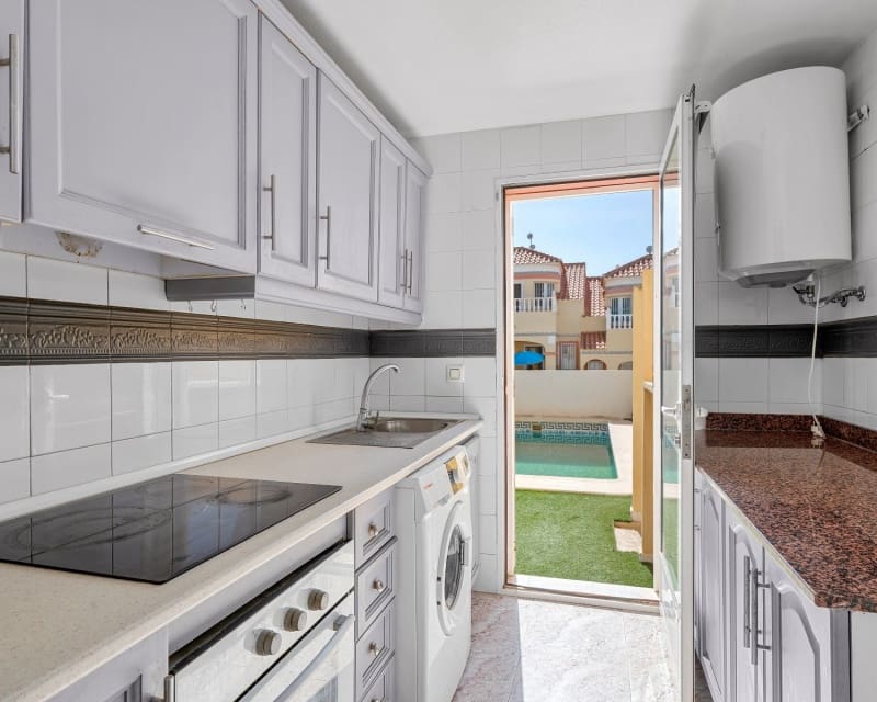 3 soveværelse Byhus til salg i Villamartin med swimmingpool - € 189.000 (Ref: 9950684)