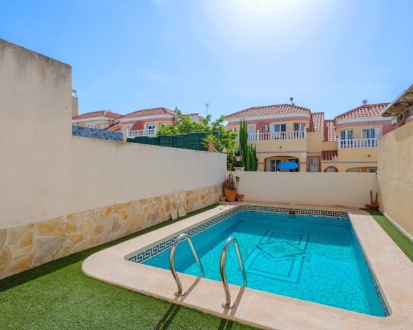 3 soveværelse Byhus til salg i Villamartin, Orihuela med swimmingpool - € 189.000 (Ref: 9950684)