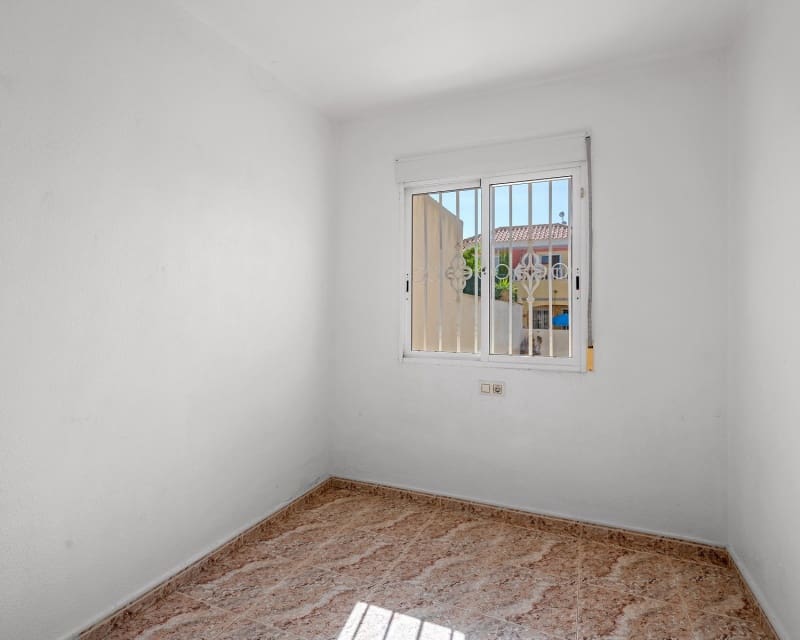 3 soveværelse Byhus til salg i Villamartin med swimmingpool - € 189.000 (Ref: 9950684)