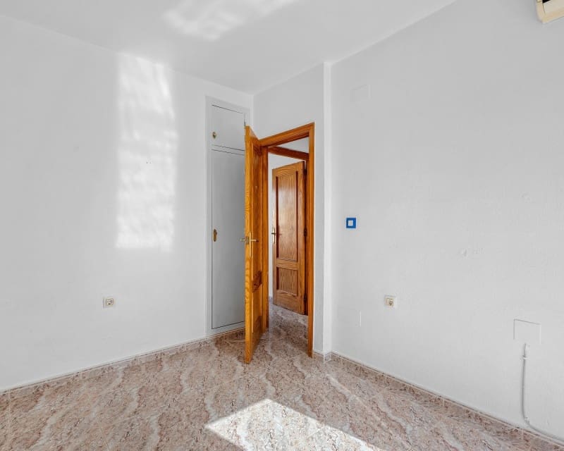 3 soveværelse Byhus til salg i Villamartin med swimmingpool - € 189.000 (Ref: 9950684)