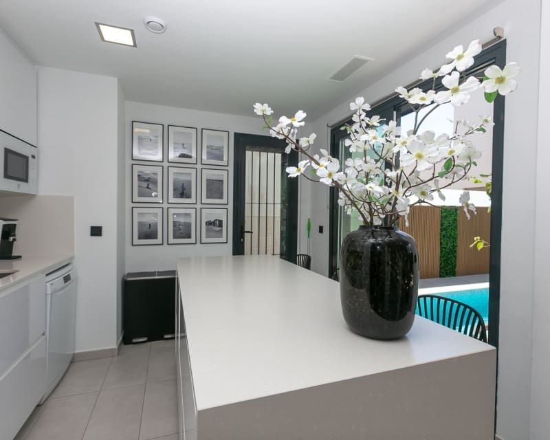 3 makuuhuone Huvila myytävänä paikassa Villamartin mukana uima-altaan - 369 000 € (Ref: 9950685)
