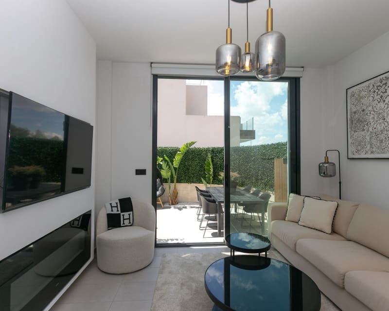 3 makuuhuone Huvila myytävänä paikassa Villamartin mukana uima-altaan - 369 000 € (Ref: 9950685)