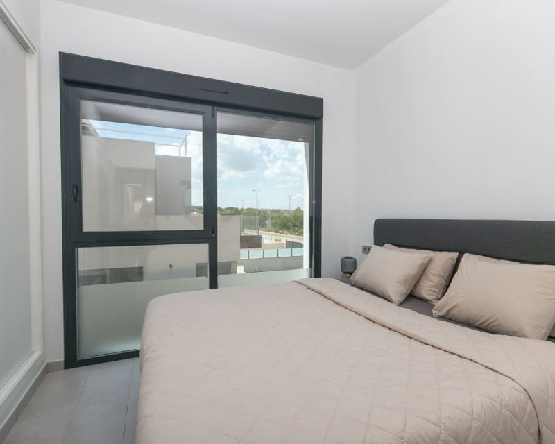 3 makuuhuone Huvila myytävänä paikassa Villamartin mukana uima-altaan - 369 000 € (Ref: 9950685)