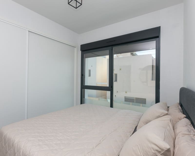 3 makuuhuone Huvila myytävänä paikassa Villamartin mukana uima-altaan - 369 000 € (Ref: 9950685)
