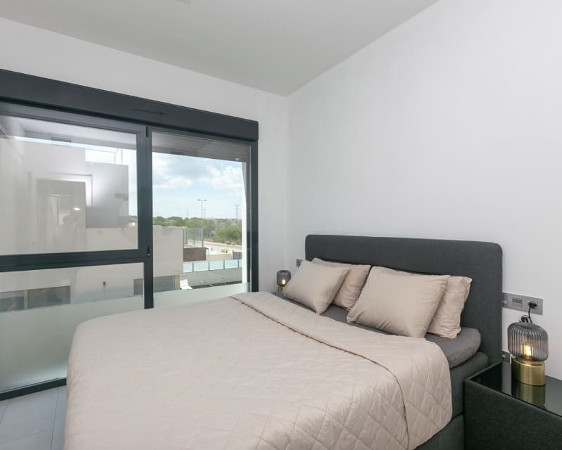 3 makuuhuone Huvila myytävänä paikassa Villamartin mukana uima-altaan - 369 000 € (Ref: 9950685)