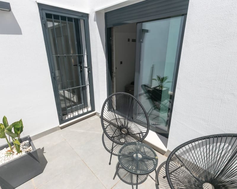 3 makuuhuone Huvila myytävänä paikassa Villamartin mukana uima-altaan - 369 000 € (Ref: 9950685)