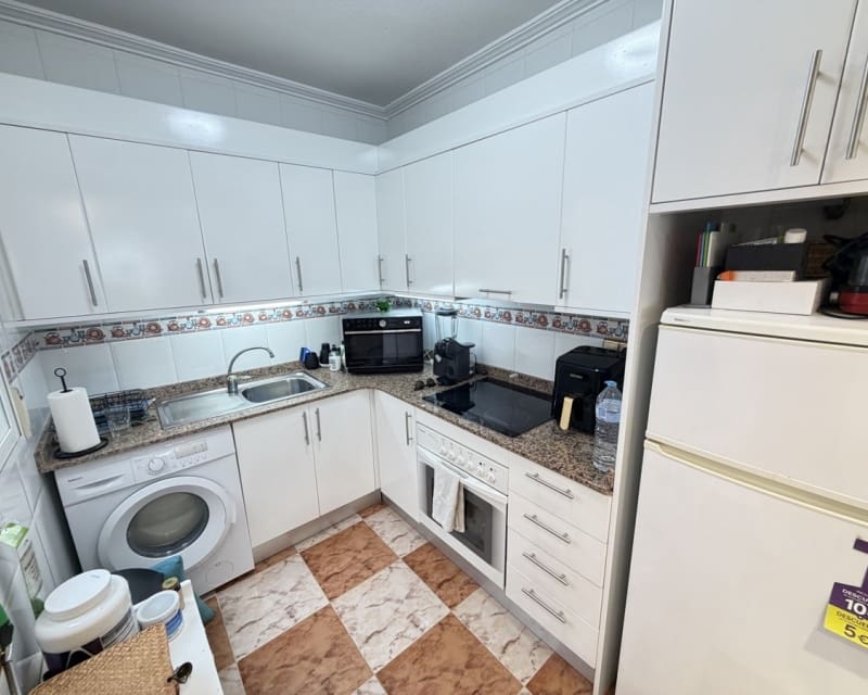 2 sovrum Bungalow till salu i La Zenia med pool - 225 000 € (Ref: 9950686)