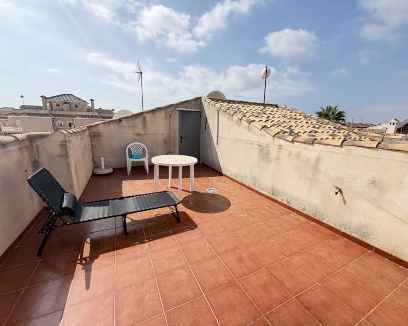 2 sovrum Bungalow till salu i La Zenia med pool - 225 000 € (Ref: 9950686)
