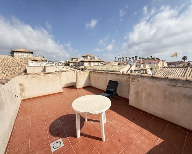 2 sovrum Bungalow till salu i La Zenia med pool - 225 000 € (Ref: 9950686)