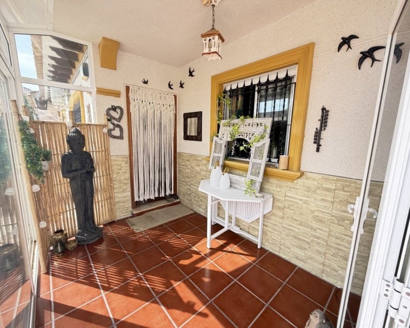 2 sovrum Bungalow till salu i La Zenia med pool - 225 000 € (Ref: 9950686)