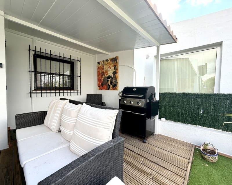 2 quarto Casa em Banda para venda em Villamartin com piscina - 280 000 € (Ref: 9950688)