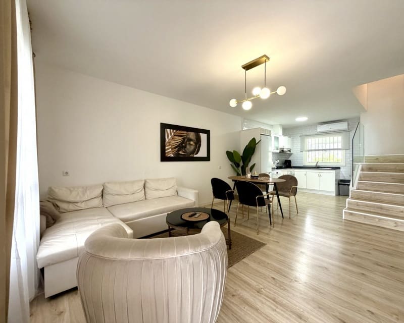 2 quarto Casa em Banda para venda em Villamartin com piscina - 280 000 € (Ref: 9950688)