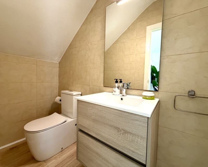 2 quarto Casa em Banda para venda em Villamartin com piscina - 280 000 € (Ref: 9950688)