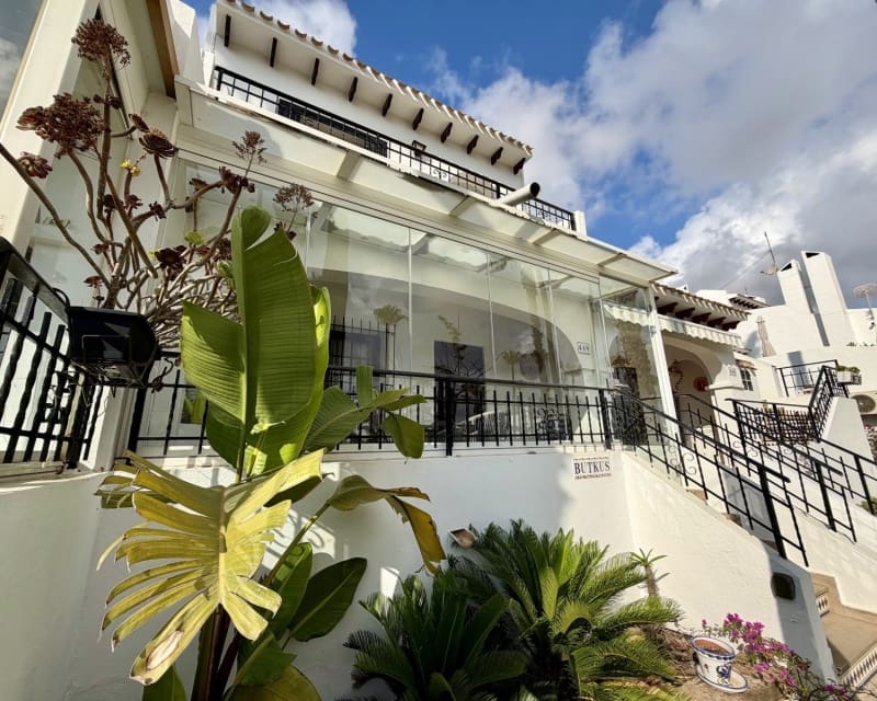 2 quarto Casa em Banda para venda em Villamartin com piscina - 280 000 € (Ref: 9950688)
