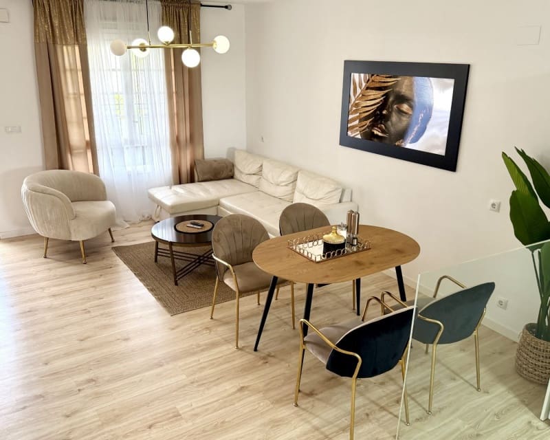 2 quarto Casa em Banda para venda em Villamartin com piscina - 280 000 € (Ref: 9950688)