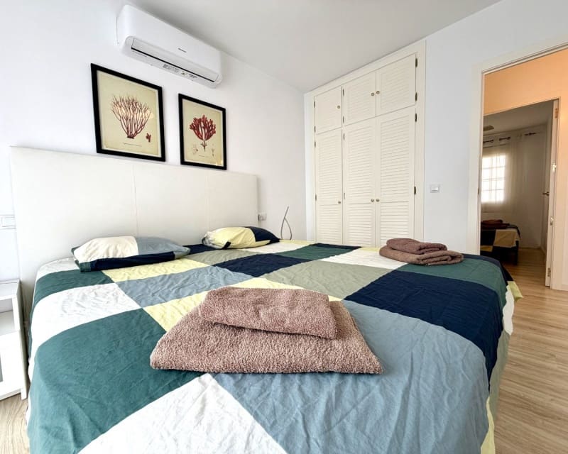 2 quarto Casa em Banda para venda em Villamartin com piscina - 280 000 € (Ref: 9950688)