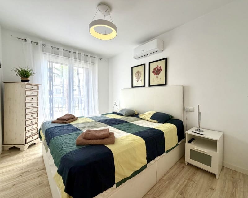 2 quarto Casa em Banda para venda em Villamartin com piscina - 280 000 € (Ref: 9950688)